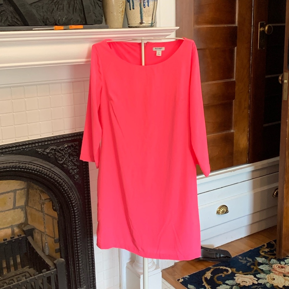 Old Navy basic shift dress inā positively pink. NWT
